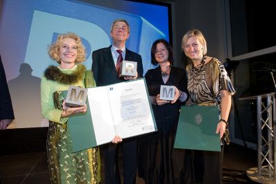 von links nach rechts: Elisabeth J. Nöstlinger, Reinhard Olt, Doris Griesser, Landesrätin Edlinger-Ploder © Foto: Wiesner von links nach rechts: Elisabeth J. Nöstlinger, Reinhard Olt, Doris Griesser, Landesrätin Edlinger-Ploder © Foto: Wiesner