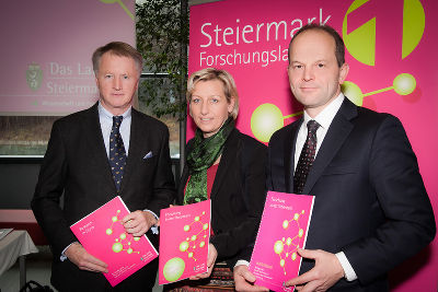 Foto: Mag. Jochen Pildner-Steinburg, LR Mag. Kristina Edlinger-Ploder, DI Andreas Gerstenmayer (Vorsitzender des Steir. Forschungsrates) © Foto Raggam Foto: Mag. Jochen Pildner-Steinburg, LR Mag. Kristina Edlinger-Ploder, DI Andreas Gerstenmayer (Vorsitzender des Steir. Forschungsrates) © Foto Raggam