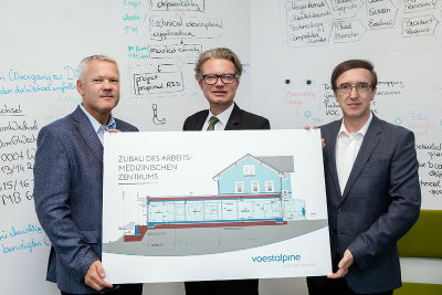 Vorstandsmitglied Franz Kainersdorfer, Gesundheitslandesrat Christopher Drexler, Ärztlicher Leiter Gerhard Fuchs © Schöttl Vorstandsmitglied Franz Kainersdorfer, Gesundheitslandesrat Christopher Drexler, Ärztlicher Leiter Gerhard Fuchs © Schöttl