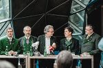 v.l.n.r.: Bgm. Gerald Loitzl (Altaussee), Bgm. Franz Frosch (Bad Aussee), LR Christopher Drexler, Bgm. Franz Steinegger (Grundlsee), Bgm. Klaus Neuper (Bad Mitterndorf) © Anna Purkarthofer v.l.n.r.: Bgm. Gerald Loitzl (Altaussee), Bgm. Franz Frosch (Bad Aussee), LR Christopher Drexler, Bgm. Franz Steinegger (Grundlsee), Bgm. Klaus Neuper (Bad Mitterndorf) © Anna Purkarthofer