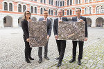 v.l.n.r.: Gertraud Strempfl-Ledl (Vorsitzende der Grazer Altstadtsachverständigenkommission), Bürgermeister Siegfried Nagl, Kulturlandesrat Christopher Drexler, Bernhard Inninger (Grazer Stadtplanungsvorstand) © Stadt Graz/Fischer v.l.n.r.: Gertraud Strempfl-Ledl (Vorsitzende der Grazer Altstadtsachverständigenkommission), Bürgermeister Siegfried Nagl, Kulturlandesrat Christopher Drexler, Bernhard Inninger (Grazer Stadtplanungsvorstand) © Stadt Graz/Fischer