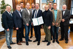 Die steirischen Verhandler von Landespersonalvertretung und KAGes-Zentralbetriebsrat mit Personallandesrat Christopher Drexler © steiermark.at/Streibl Die steirischen Verhandler von Landespersonalvertretung und KAGes-Zentralbetriebsrat mit Personallandesrat Christopher Drexler © steiermark.at/Streibl